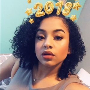 Meet your Posher, Denise